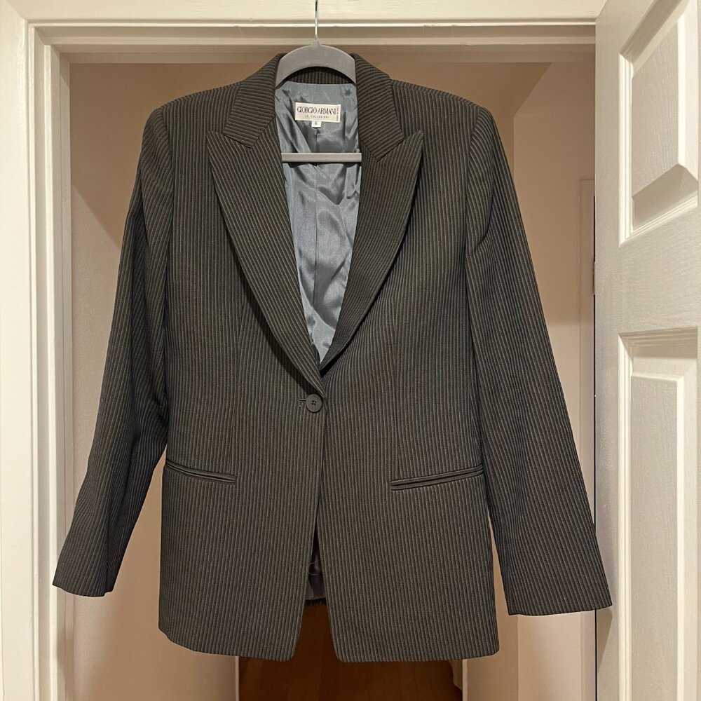 Giorgio Armani Le Collezioni Women's Suit Size 6 & 8